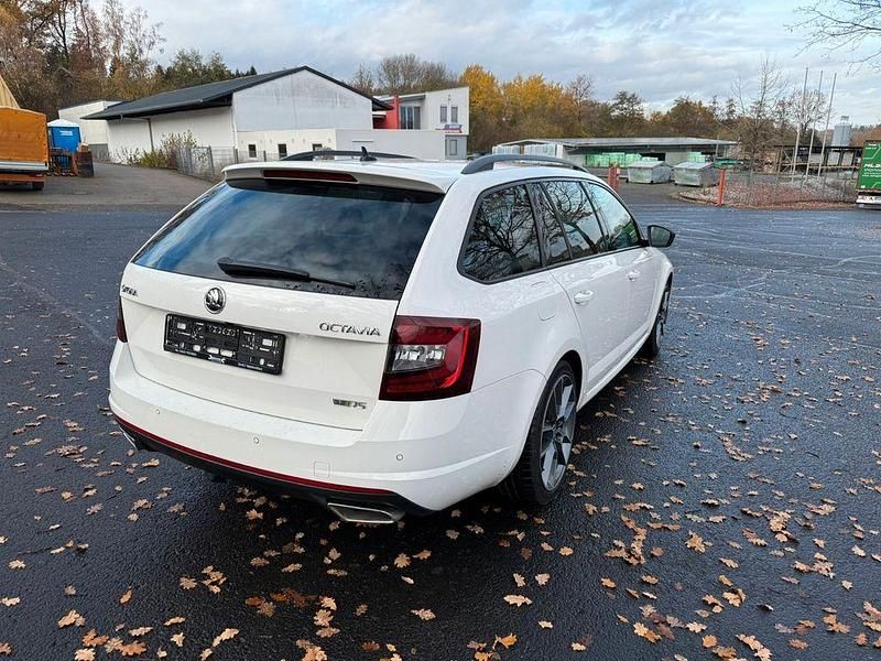 Gebraucht Skoda Octavia RS 184 PS (135 kW) 2019 Weiß Kombi