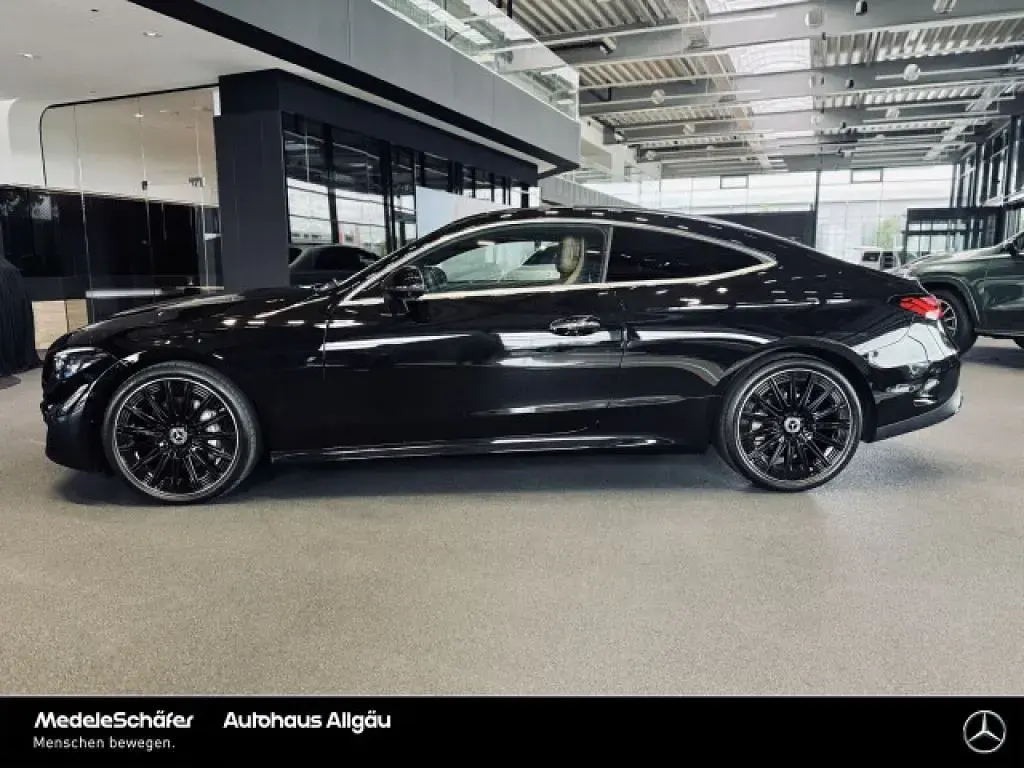 Gebraucht Mercedes 200 AMG 204 PS (150 kW) 2025 Obsidianschwarz (metallic) Coupé