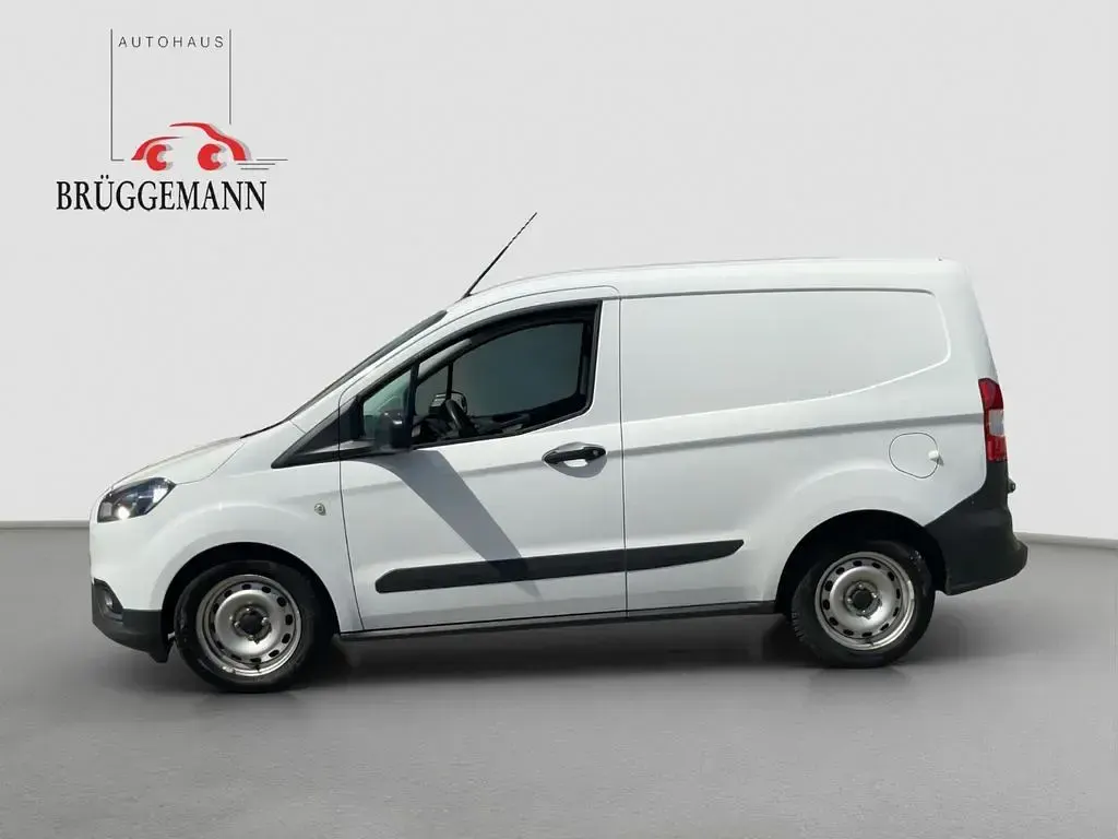Gebraucht Ford Transit Courier 75 PS (55 kW) 2022 Frozen white Van