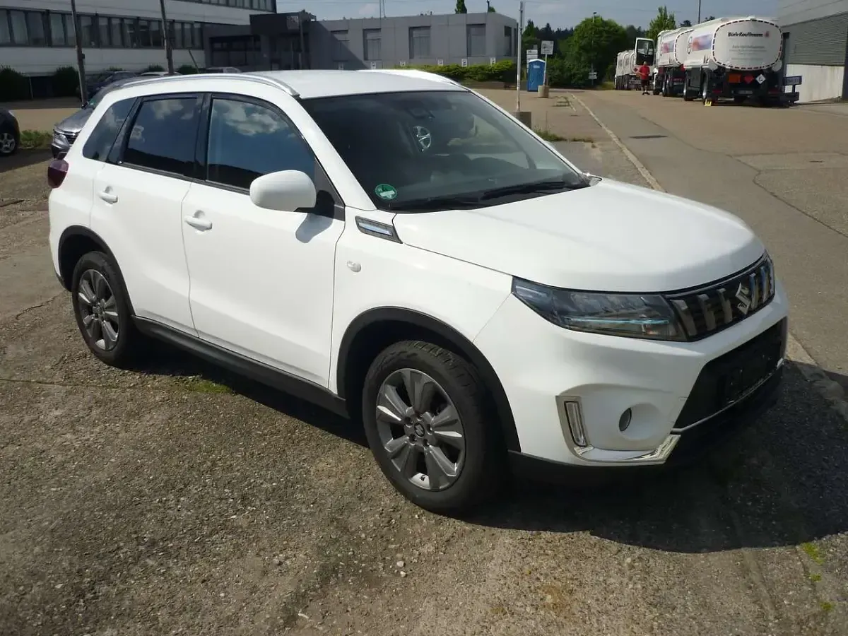 Gebraucht Suzuki Vitara Comfort 129 PS (94 kW) 2024 Weiß SUV