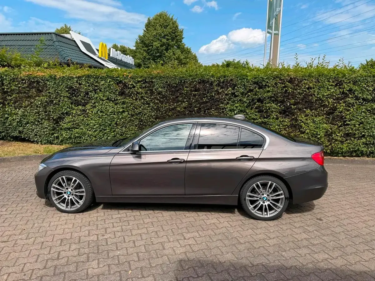Gebraucht BMW 316 Luxury Line 116 PS (85 kW) 2012 Braun Limousine