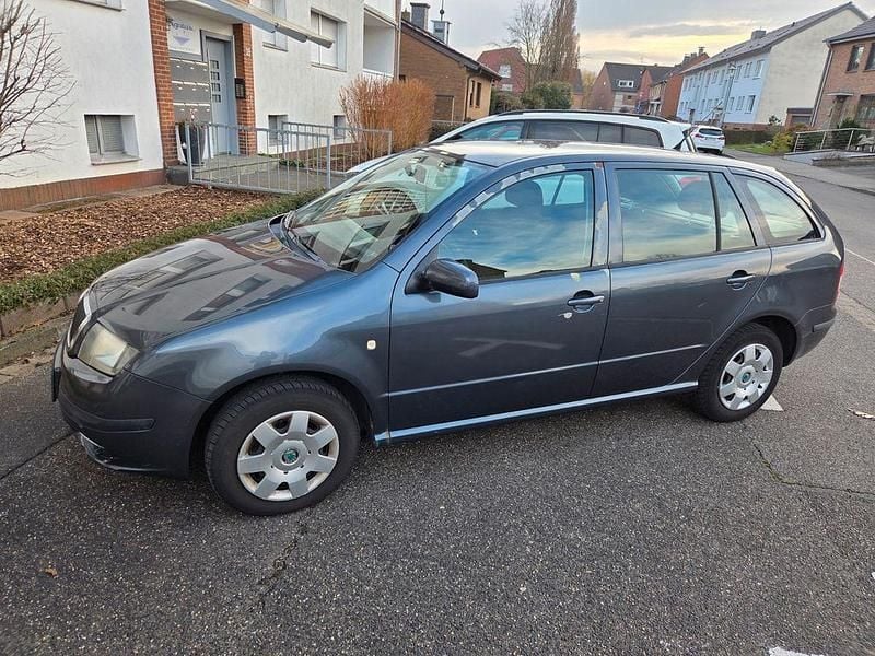 Grau Gebraucht 2007 Skoda Fabia Kombi | 999 € (Superpreis) - Bild 1/4