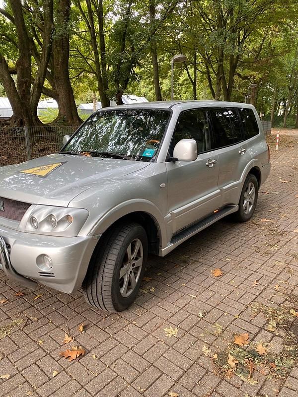 Silber Gebraucht 2003 Mitsubishi Pajero SUV | 3.500 € (Superpreis) - Bild 1/4