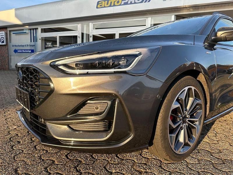 Gebraucht Ford Focus ST-Line X 155 PS (114 kW) 2025 Grau Limousine