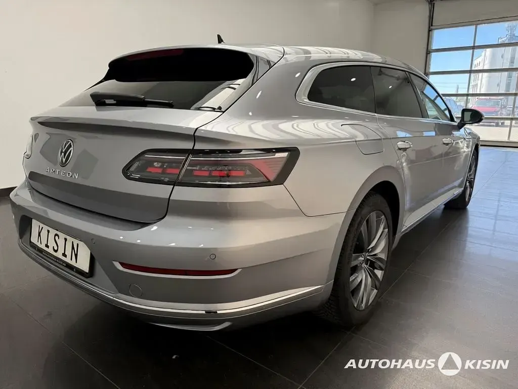 Gebraucht VW Arteon Elegance 150 PS (110 kW) 2024 Pyritsilber metallic Kombi