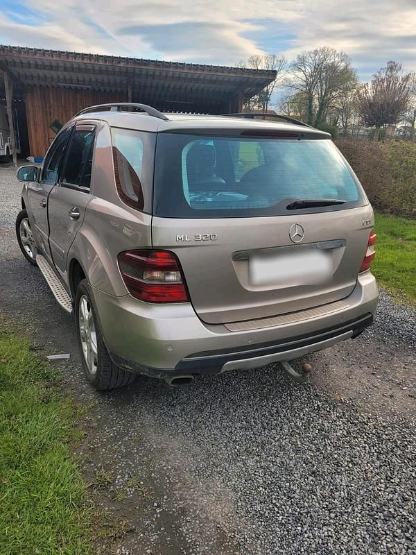 Gebraucht Mercedes ML320 2006 Gold SUV
