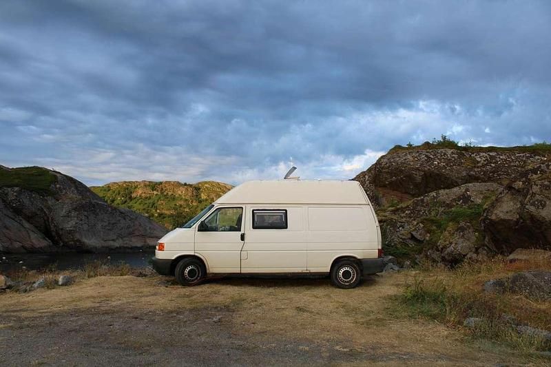 Weiß Gebraucht 2001 VW T4 Van | 12.900 € - Bild 1/4