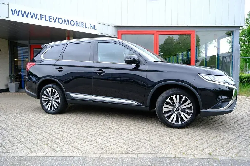 Gebraucht Mitsubishi Outlander 150 PS (110 kW) 2020 Schwarz SUV