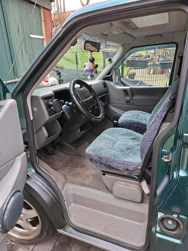 Second-hand VW T4 110 CP (80 kW) 1996 Verde Van