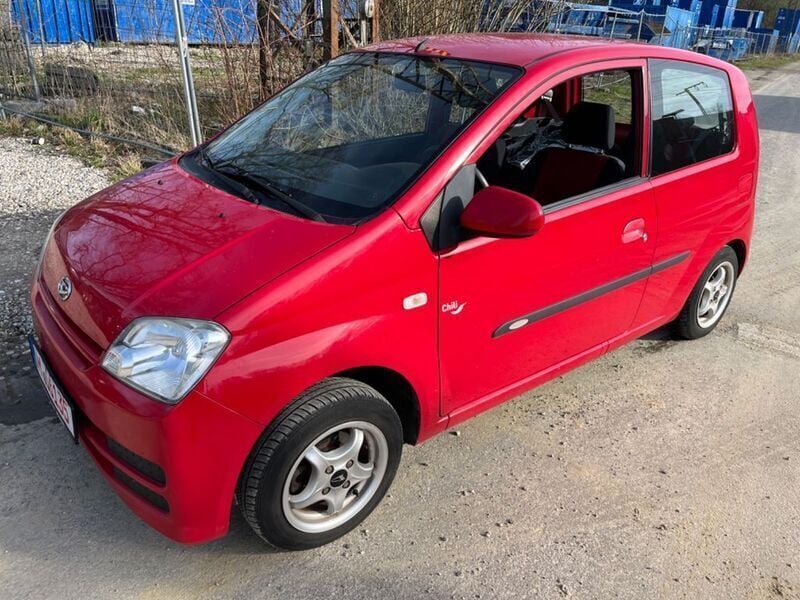 Gebraucht Daihatsu Cuore 58 PS (42 kW) 2007 Rot Kleinwagen