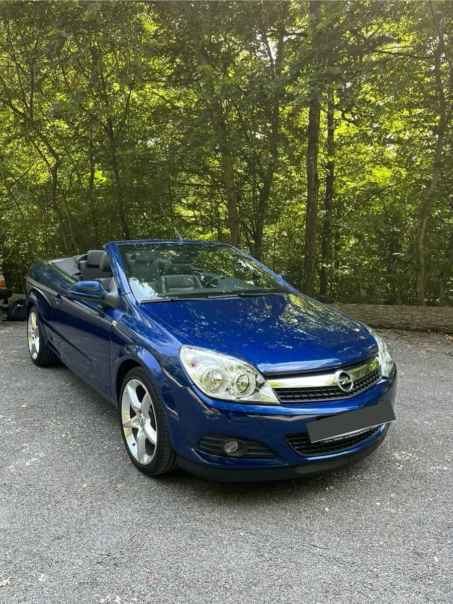 Gebraucht Opel Astra 180 PS (132 kW) 2010 Blau Cabrio