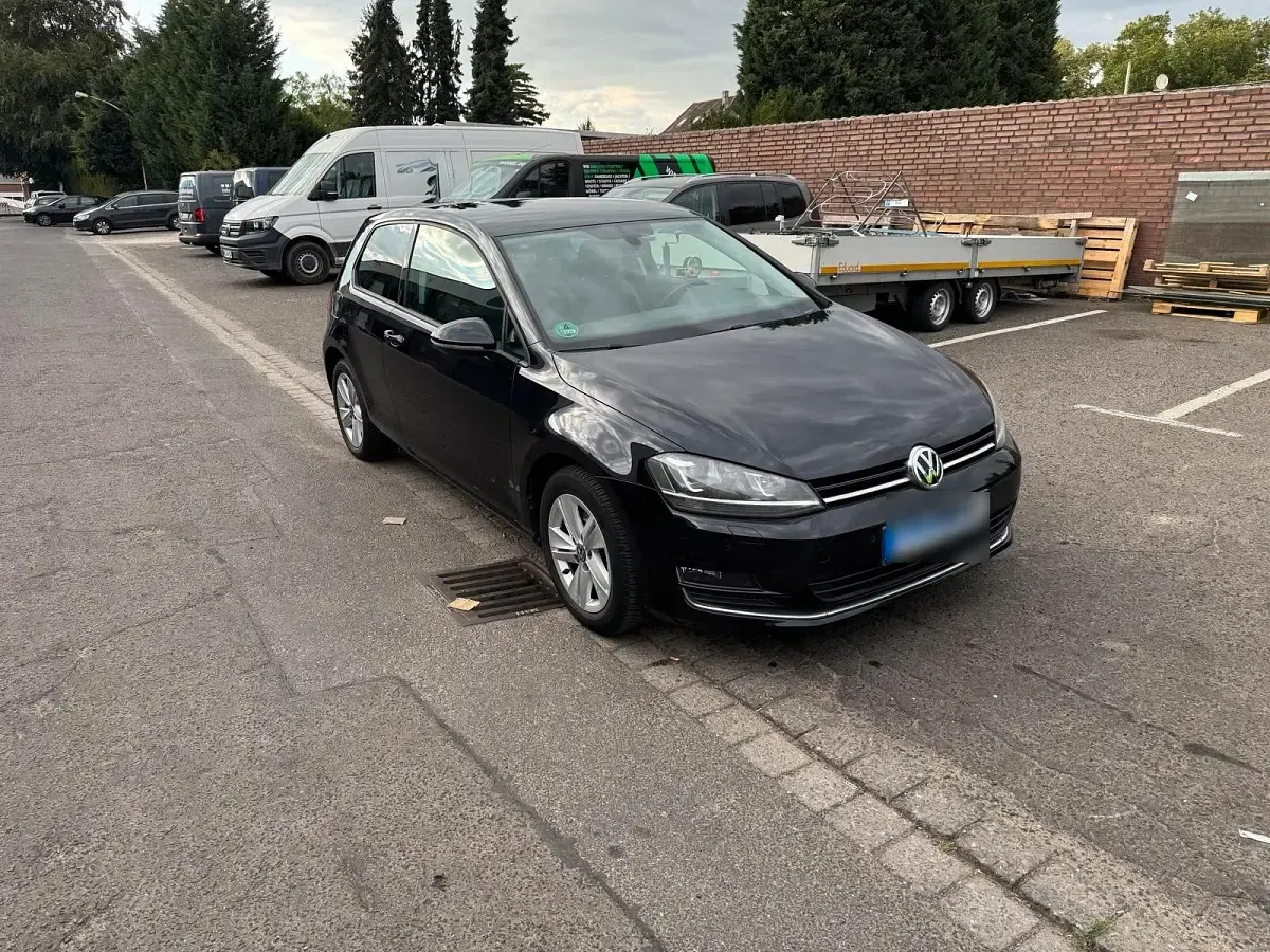 Gebraucht VW Golf VII Highline 122 PS (89 kW) 2013 Schwarz Limousine