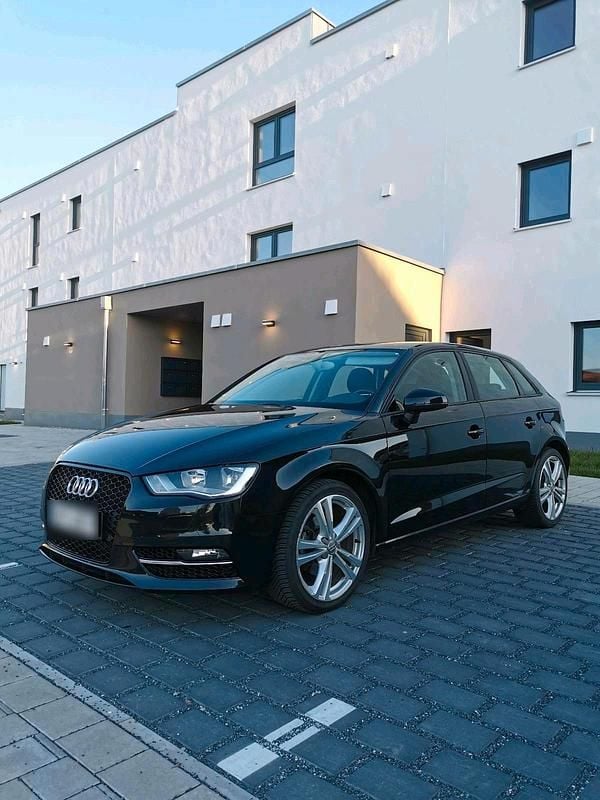 Gebraucht Audi A3 Sportback 105 PS (77 kW) 2014 Schwarz Kleinwagen