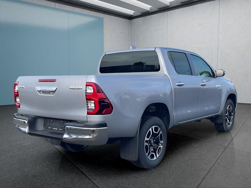 Silber Neu 2025 Toyota HiLux Abholung | 57.799 € (Etwas zu teuer) - Bild 1/4