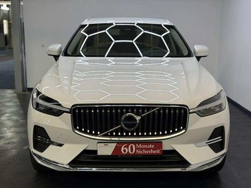 Gebraucht Volvo XC60 Plus 197 PS (144 kW) 2023 Weiß SUV