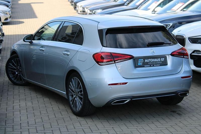 Gebraucht Mercedes A180 136 PS (100 kW) 2021 Iridiumsilber Limousine