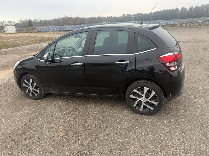 Gebraucht Citroën C3 99 PS (72 kW) 2016 Schwarz Kleinwagen