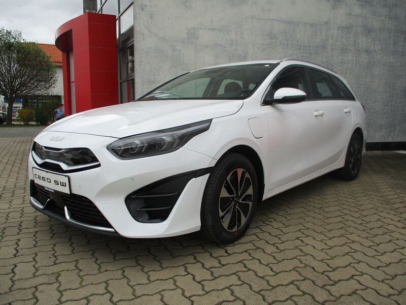 Weiß Neu 2024 Kia Ceed Sportswagon Spirit Kombi | 30.790 € (Etwas zu teuer) - Bild 1/4