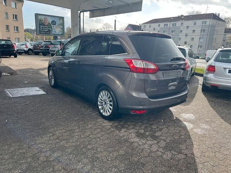 Gebraucht Ford Grand C-Max Titanium 150 PS (110 kW) 2014 Braun Van / Kleinbus