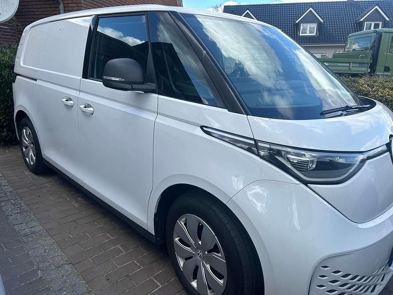 Second-hand VW ID. Buzz 150 kW (204 CP) 2023 Alb Monovolum