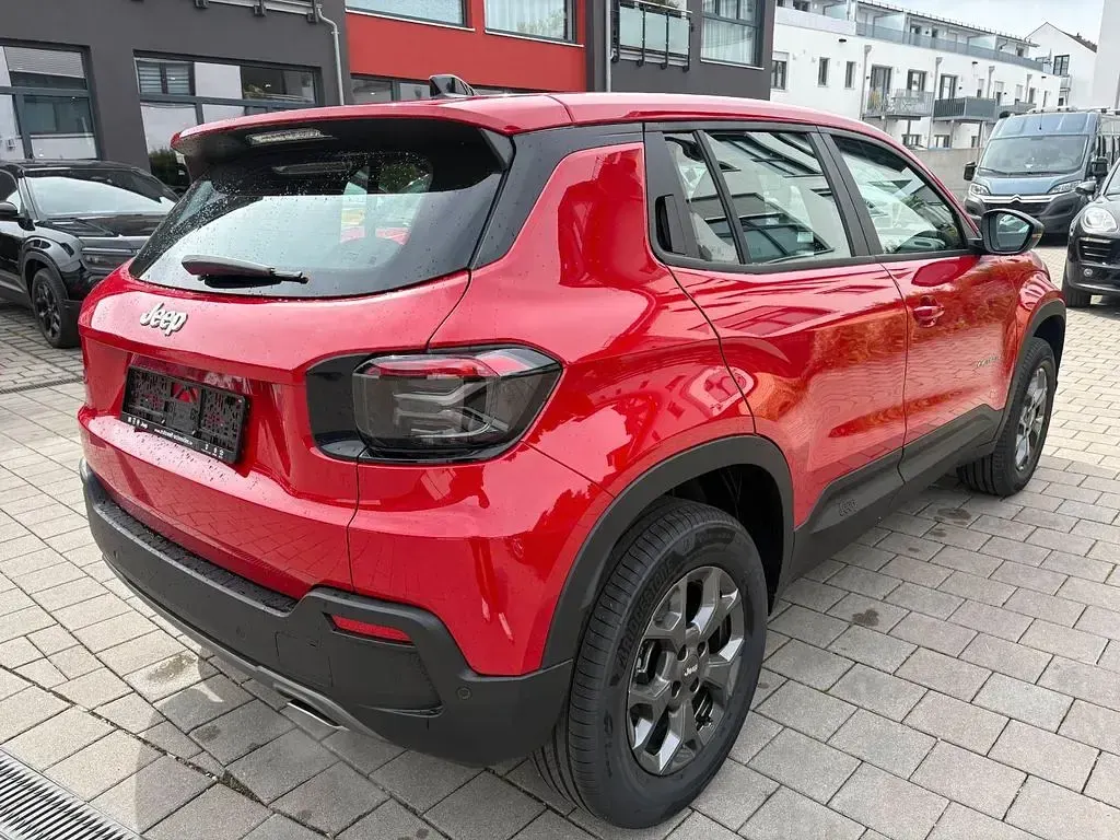 Uusi Jeep Avenger Longitude 110 HP (80 kW) 2026 Punainen Katumaasturi