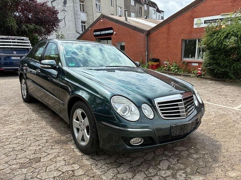Gebraucht Mercedes E300 Elegance 211 PS (155 kW) 2008 Grün Limousine