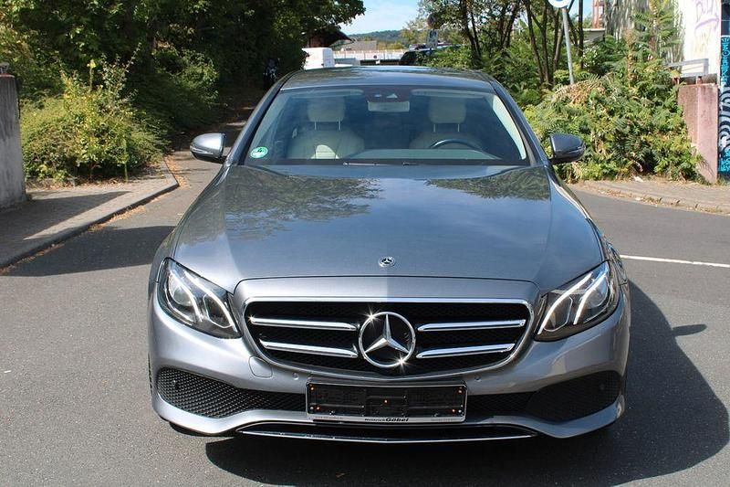Gebraucht Mercedes E350 286 PS (210 kW) 2019 Grau Limousine