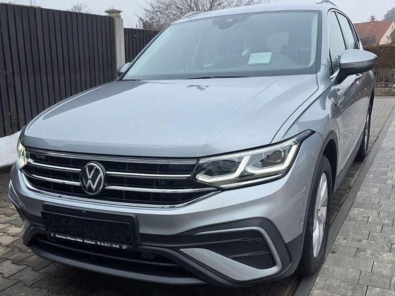 Gebraucht VW Tiguan Allspace Life 150 PS (110 kW) 2022 Silber SUV