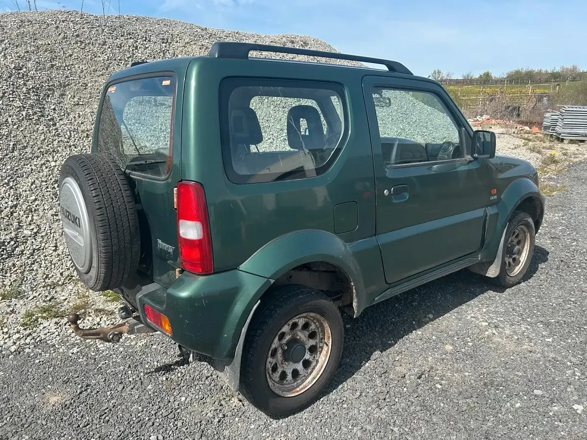 Second-hand Suzuki Jimny 86 CP (63 kW) 2010 Verde SUV
