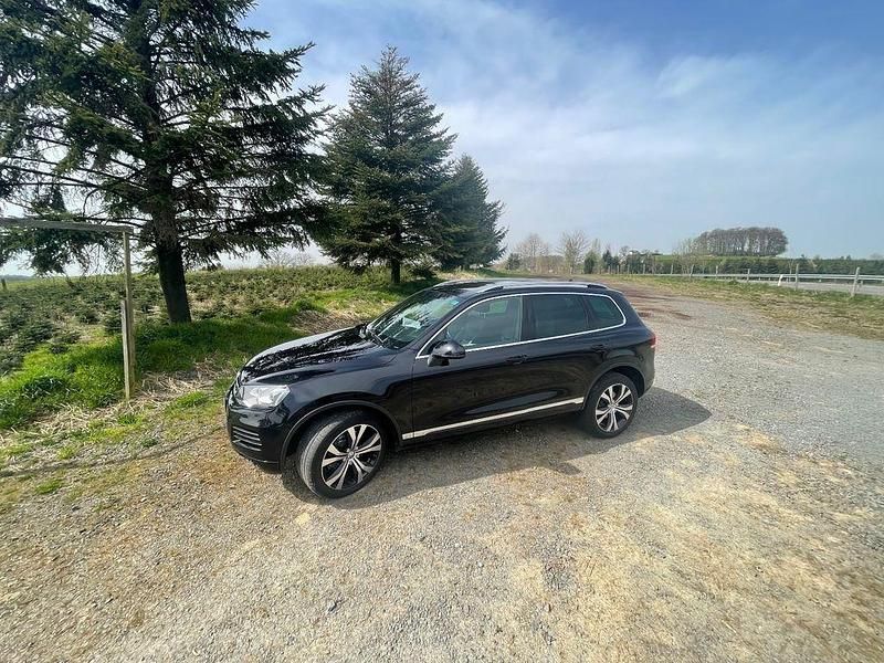 Schwarz Gebraucht 2014 VW Touareg Edition SUV | 20.999 € (Etwas zu teuer) - Bild 1/4