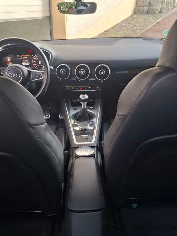 Gebraucht Audi TT Sport 179 PS (131 kW) 2016 Grau Coupé