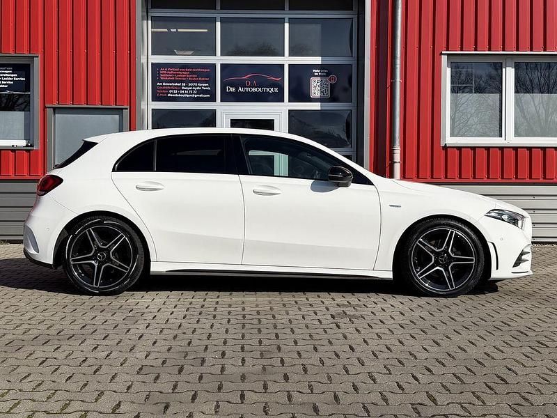 Gebraucht Mercedes A180 AMG 116 PS (85 kW) 2021 Polarweiß Limousine