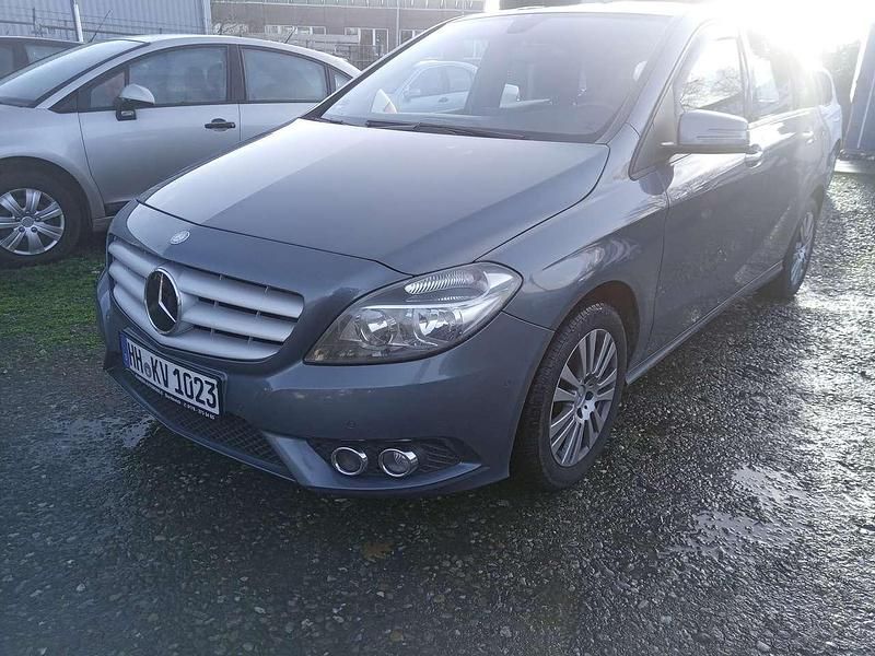 Gebraucht Mercedes B220 170 PS (125 kW) 2014 Grau Van / Kleinbus