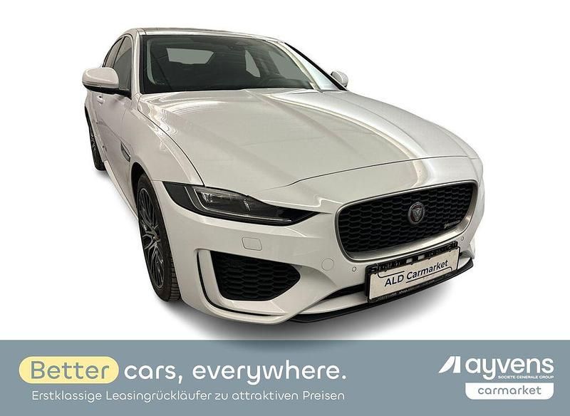 Gebraucht Jaguar XE R-Dynamic 250 PS (183 kW) 2022 Fuji white Limousine