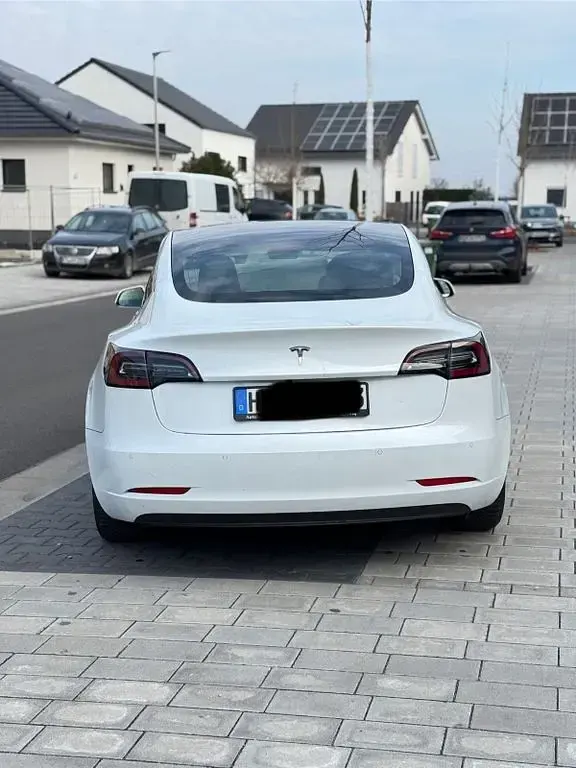 Usado Tesla Model 3 Standard Range Plus 239 kW (325 CV) 2019 Blanco Berlina