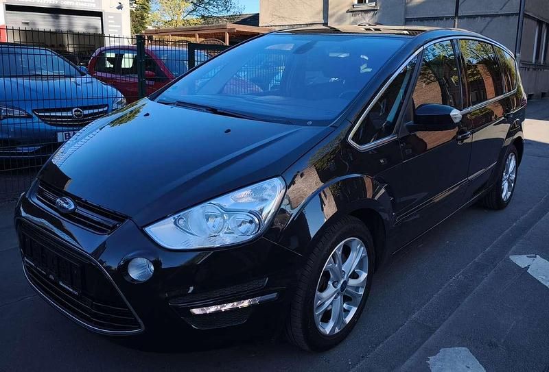 Second-hand Ford S-MAX Titanium 163 CP (119 kW) 2012 Negru Monovolum