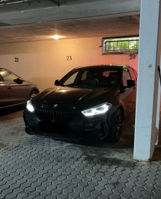 Schwarz Gebraucht 2020 BMW 120 Shadowline Kleinwagen | 25.300 € (Fairer Preis) - Bild 1/4