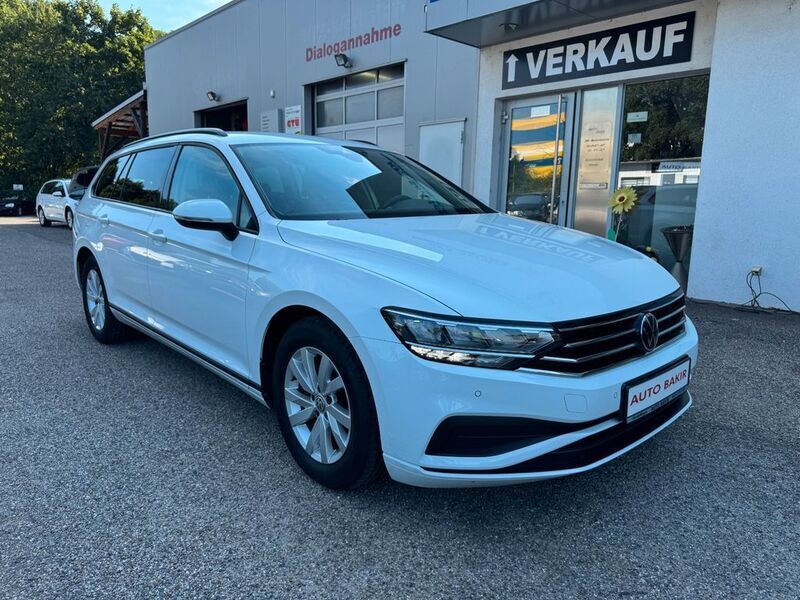 Gebraucht VW Passat 150 PS (110 kW) 2021 Weiß Kombi