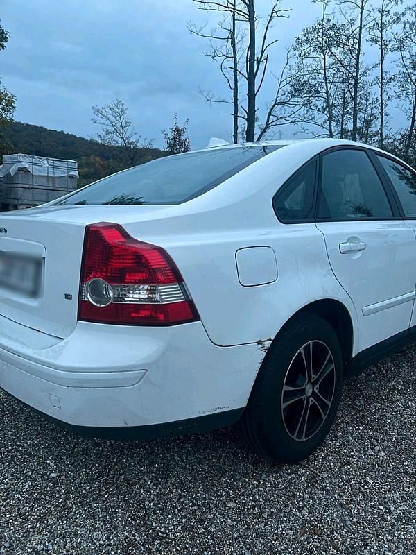 Gebraucht Volvo S40 101 PS (74 kW) 2006 Weiß Limousine