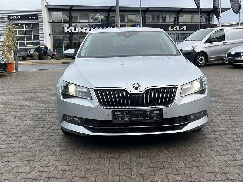 Gebraucht Skoda Superb Style 190 PS (139 kW) 2018 Silber Limousine