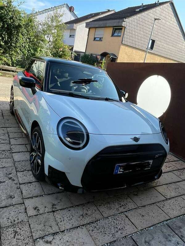 Gebraucht 2024 Mini Cooper SE Kleinwagen | 33.300 € - Bild 1/4