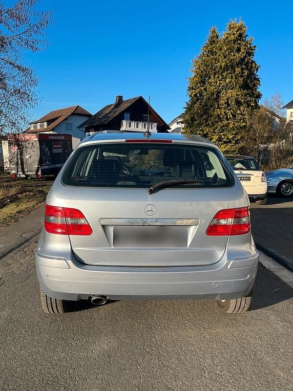 Gebraucht Mercedes B150 95 PS (69 kW) 2006 Grau Van / Kleinbus