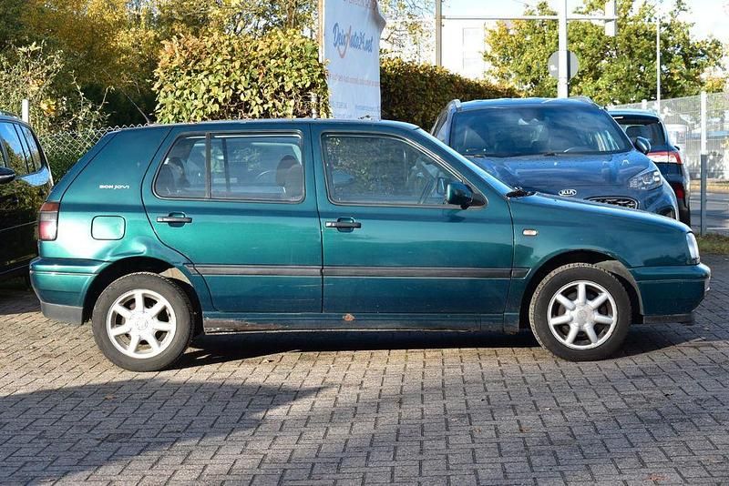 Gebraucht VW Golf III 75 PS (55 kW) 1996 Grün Limousine