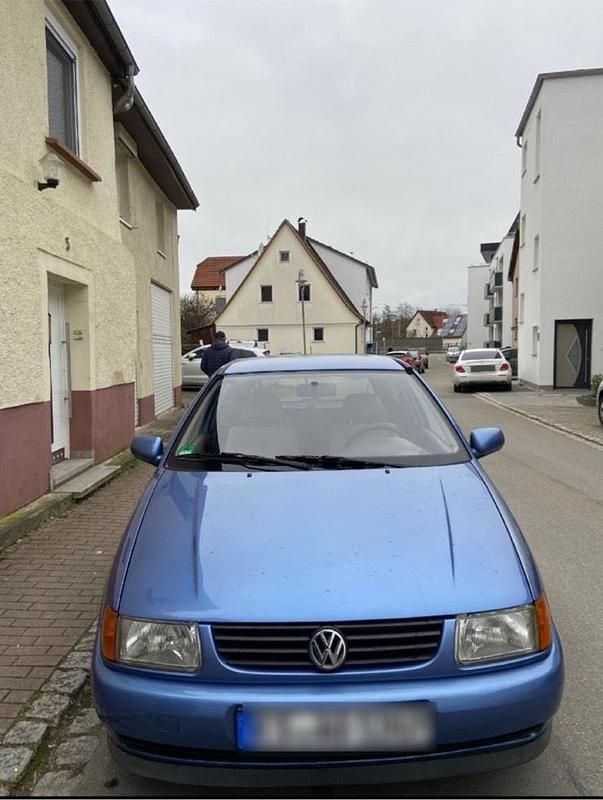 Blau Gebraucht 1997 VW Polo Kleinwagen | 1.000 € - Bild 1/4