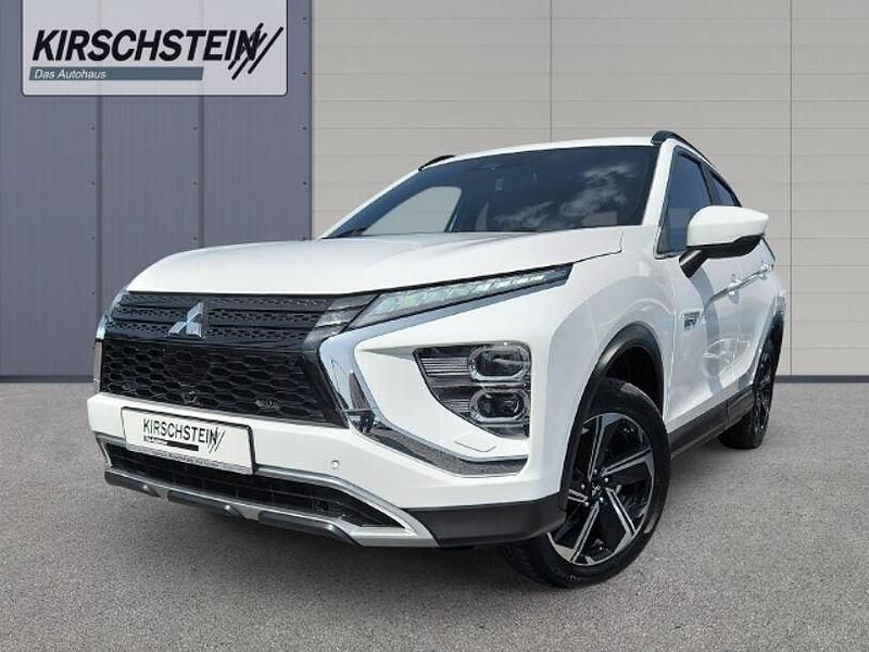 Weiss Gebraucht 2022 Mitsubishi Outlander P-HEV | 23.990 € (Guter Preis) - Bild 1/4