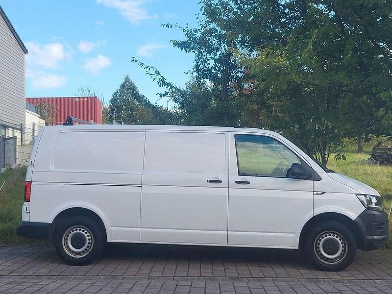 Gebraucht VW Transporter 150 PS (110 kW) 2018 Candyweiß Van