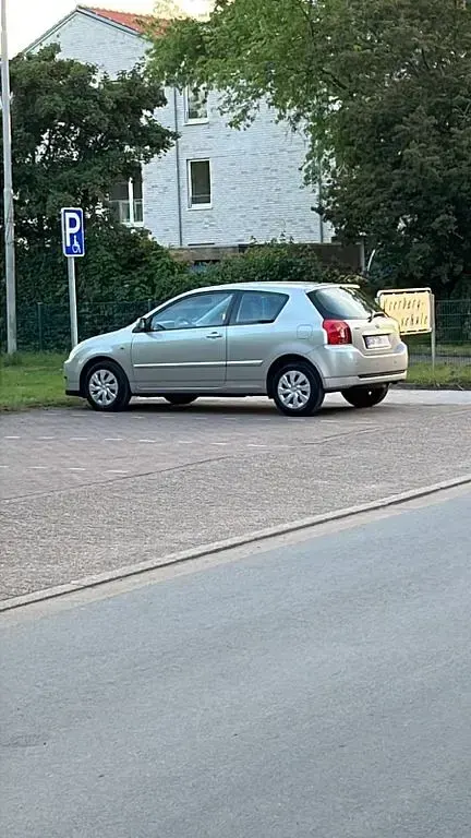 Gebraucht Toyota Corolla Luna 97 PS (71 kW) 2006 Silber Limousine