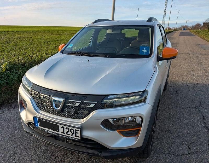 Grau Gebraucht 2021 Dacia Spring Comfort Plus Kleinwagen | 9.950 € (Fairer Preis) - Bild 1/4