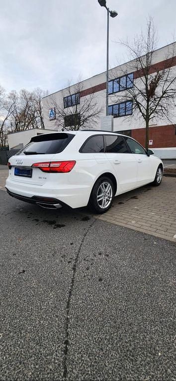 Gebraucht Audi A4 163 PS (119 kW) 2023 Weiß Kombi
