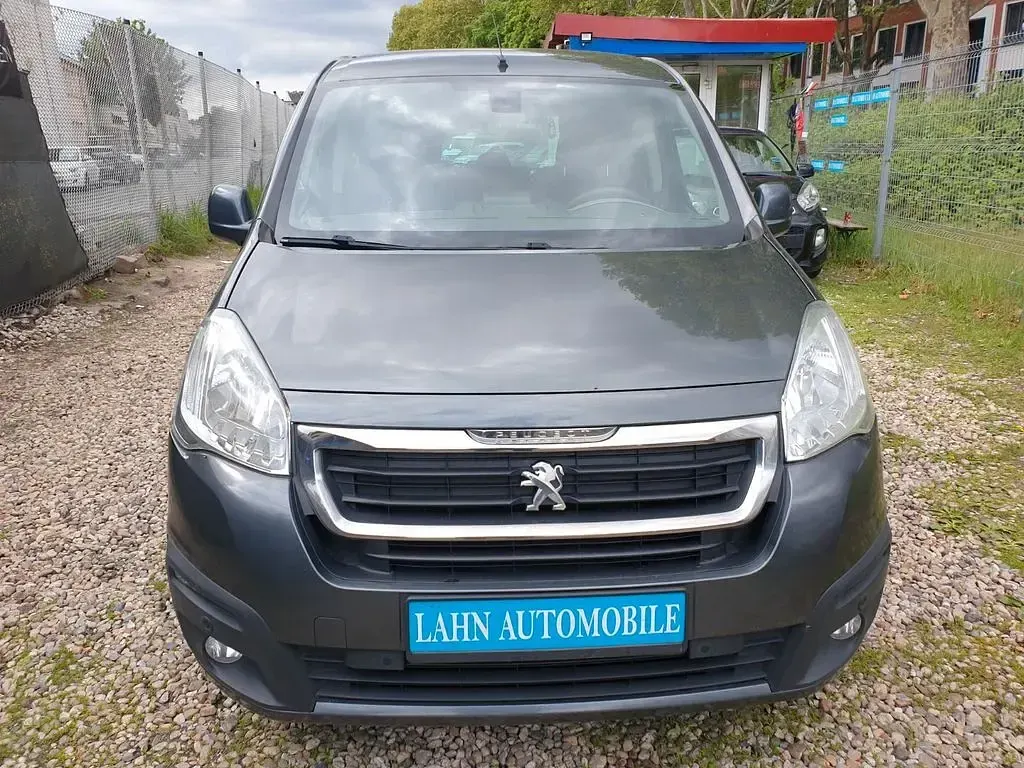 Gebraucht Peugeot TePee Active 99 PS (72 kW) 2016 Gris shark Van / Kleinbus